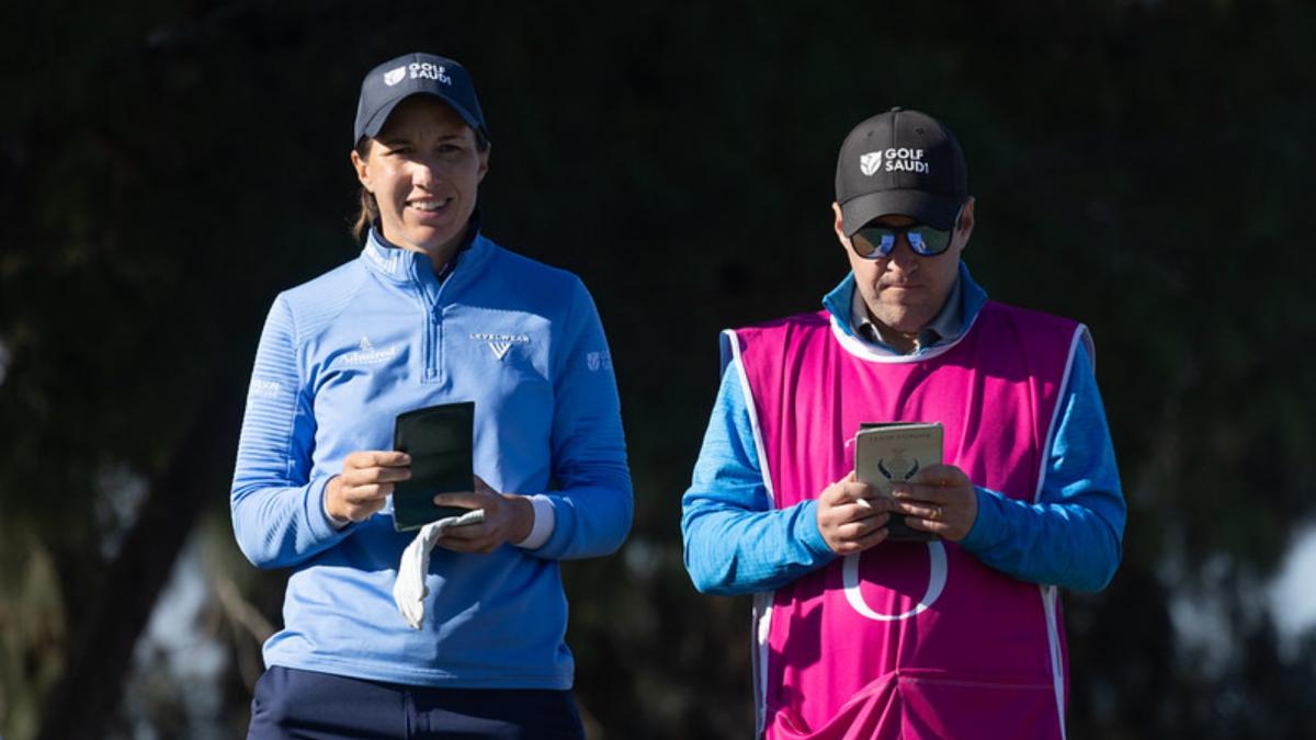 Carlota Ciganda carga a medias en el Andalucía Open de España