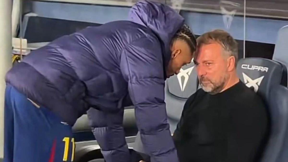 Las reflexiones de un pensativo Flick a su confidente Raphinha