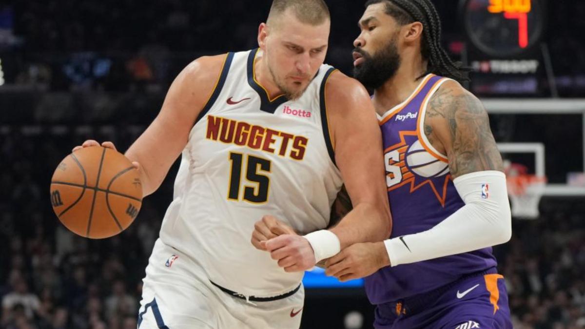 Partido perfecto de Nikola Jokic y Antetokounmpo rescata a unos Bucks en crisis