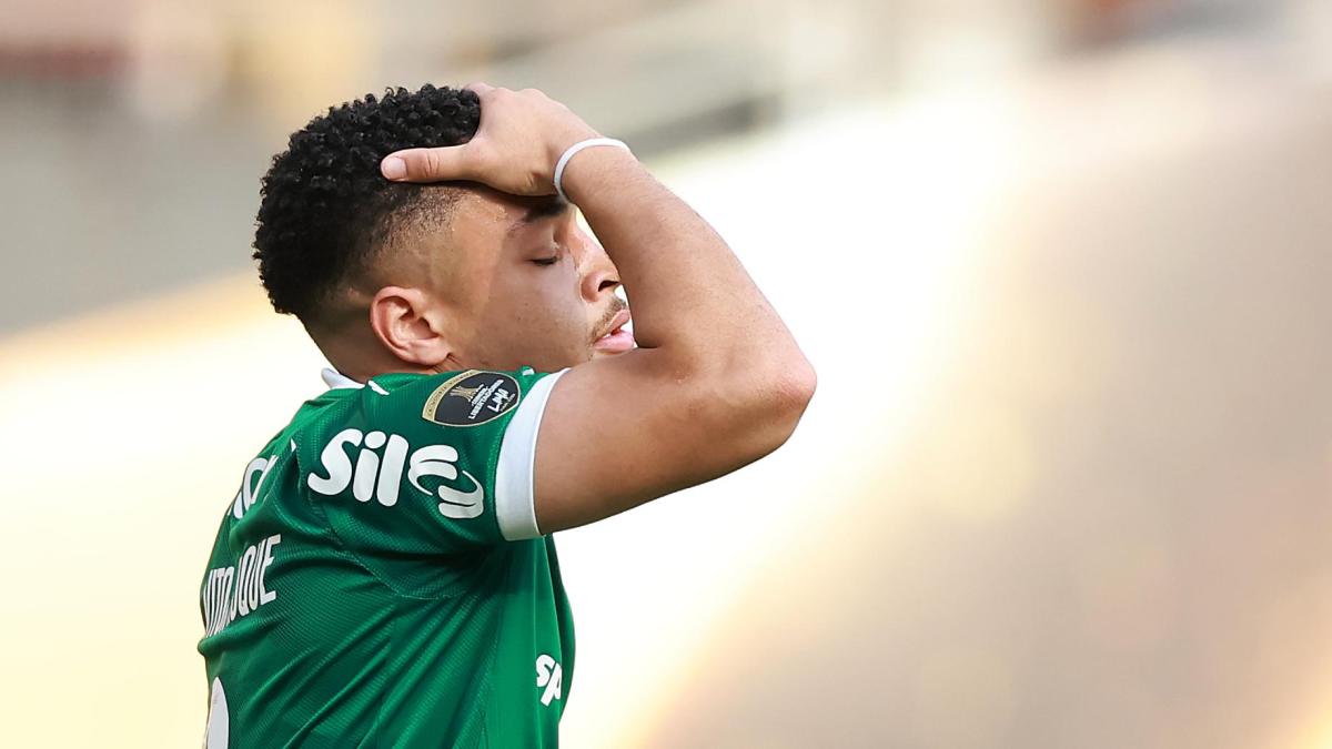 ¡Inconcebible pifia de Vitor Roque en la final de la Copa Libertadores!