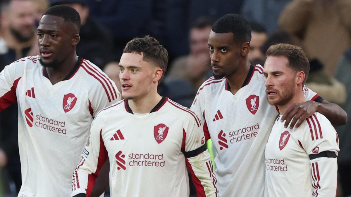 Isak y Gakpo frenan la pesadilla del Liverpool