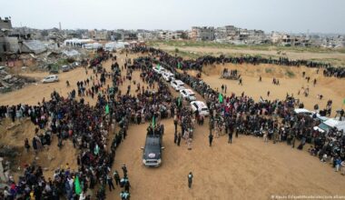 Hamás y Yihad Islámica devolverán cuerpo de rehén a Israel – DW – 25/11/2025