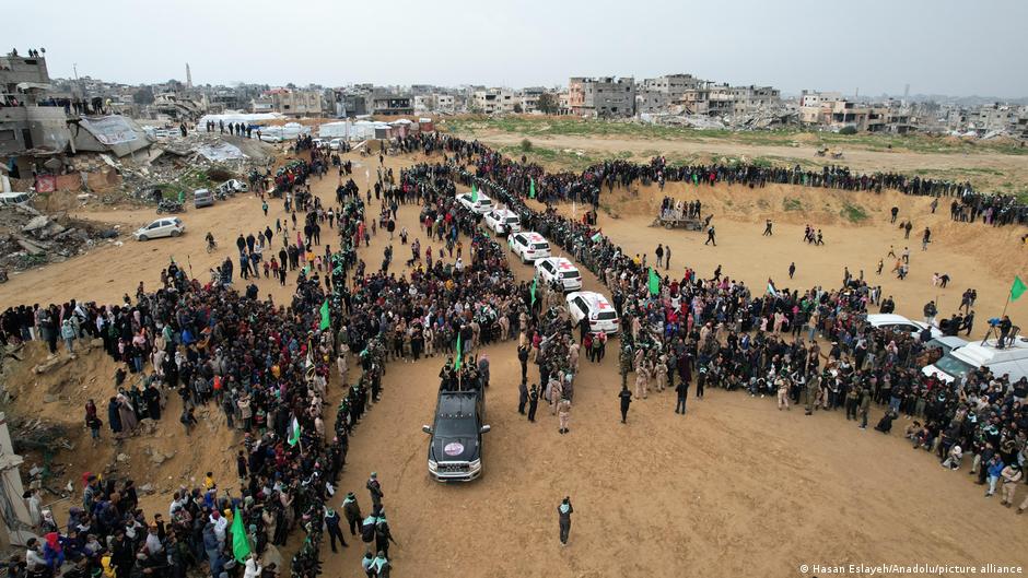 Hamás y Yihad Islámica devolverán cuerpo de rehén a Israel – DW – 25/11/2025