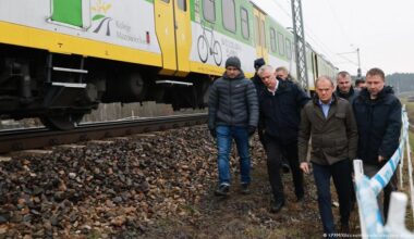 Polonia acusa a Rusia de sabotaje ferroviario – DW – 18/11/2025