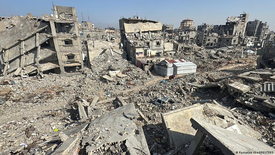 Bombardeos israelíes matan al menos a 20 personas en Gaza – DW – 19/11/2025