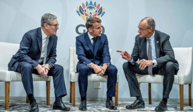 Aliados de Ucrania rechazan plan de Trump en su forma actual – DW – 22/11/2025