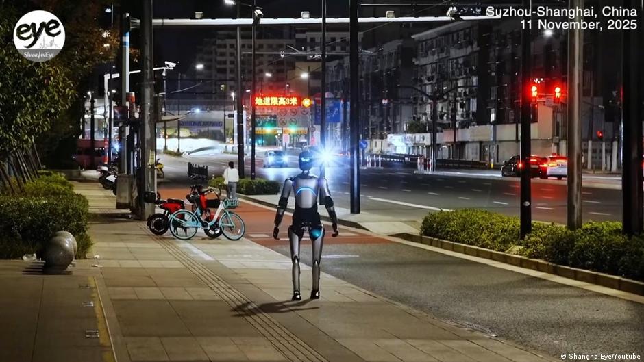 Humanoide chino entra al Guinness tras caminar tres días – DW – 24/11/2025