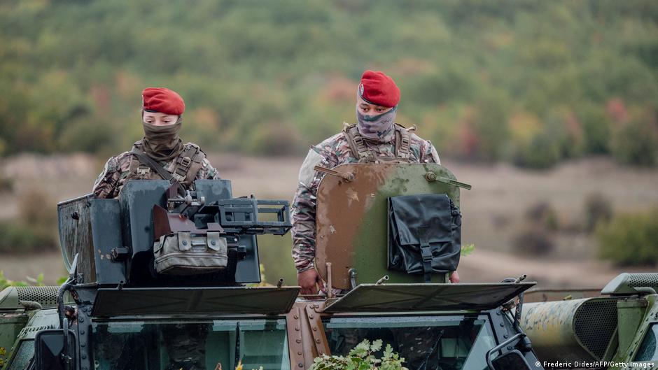 Macron anuncia un servicio militar voluntario de 10 meses – DW – 27/11/2025