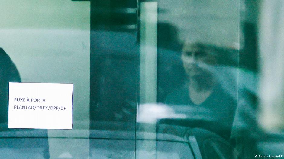 Bolsonaro comienza a cumplir su pena de 27 años de cárcel – DW – 25/11/2025