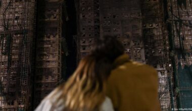 Muertos por incendio en Hong Kong aumentan a 83 – DW – 27/11/2025