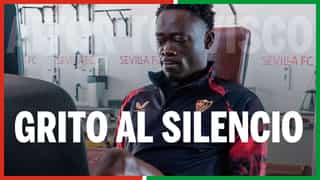 El grito al silencio de Akor Adams, delantero del Sevilla FC: levántate y marca 