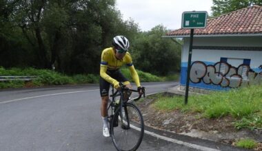 Del Giro de Italia a la escuela de Galdakao: Igor Antón guía a la nueva generación ciclista