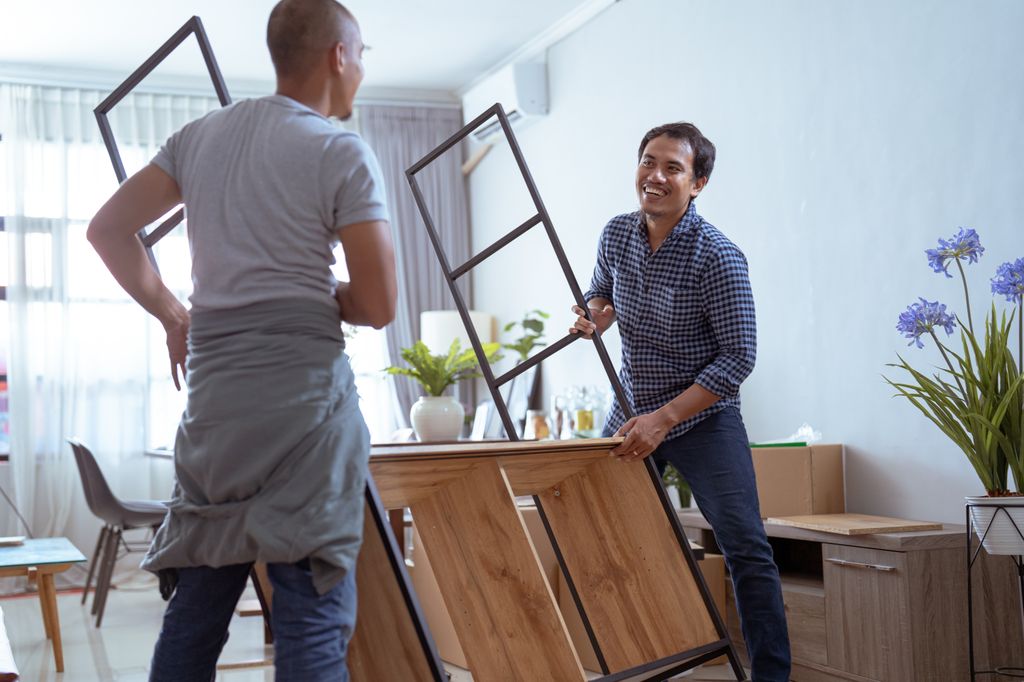 Mover los muebles de la vivienda evita aburrirnos de los espacios