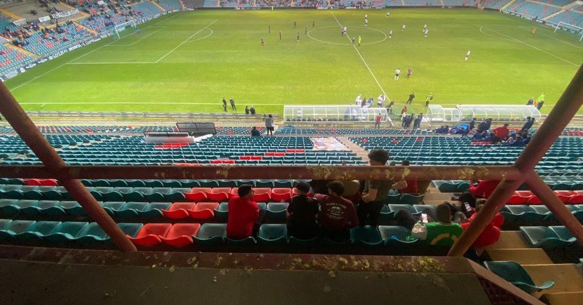 Si el Salamanca CF UDS juega en el Helmántico este domingo, lo hará sin licencia