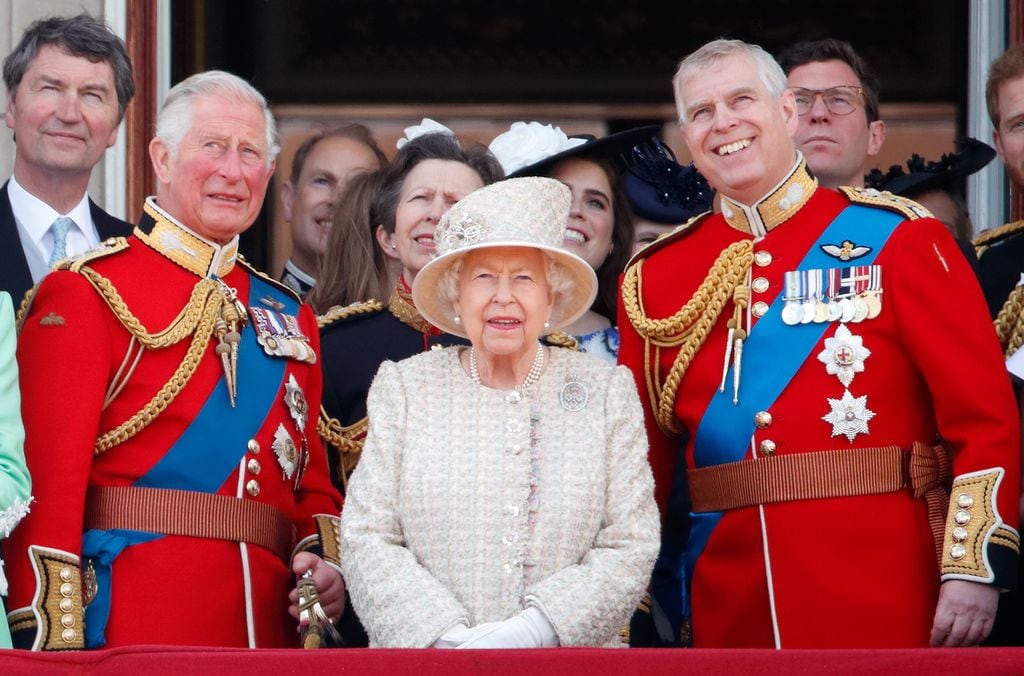 El príncipe Andres, el rey Carlos III y la reina Isabel II en el Trooping the Colour de 2019