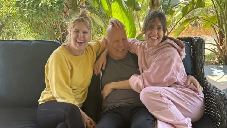 Nueva imagen de Bruce Willis con sus hijas Tallulah y Scout
