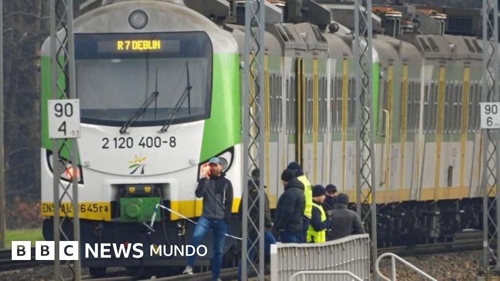 Polonia califica de "sabotaje sin precedentes" la explosión en una vía de tren que comunica el país con Ucrania