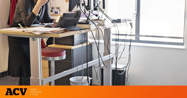 "Pasar demasiado tiempo sentado aumenta el riesgo de diabetes tipo 2, enfermedades cardíacas y reduce la esperanza de vida"