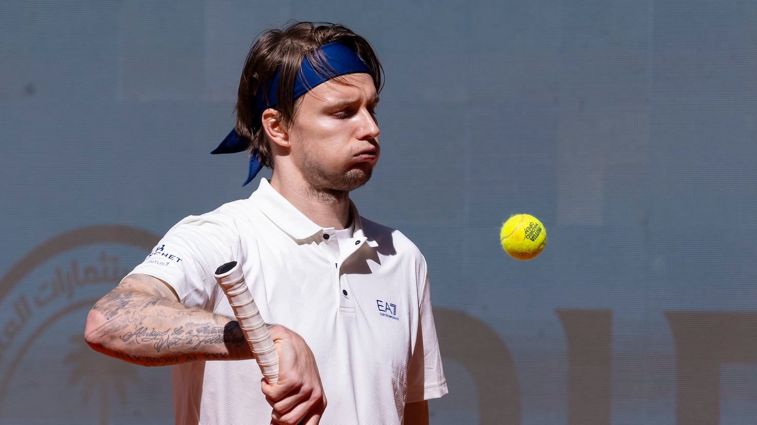 Bublik monta su tenista perfecto... sin Federer y Nadal