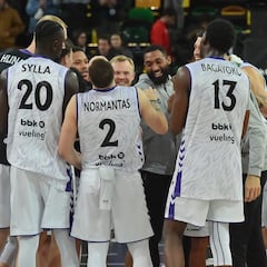 El Surne Bilbao acaba su paseo como líder