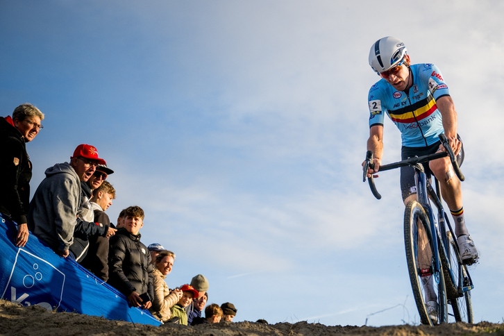 Toon Aerts, con su Orbea Orca, en el Campeonato de Europa de este domingo.