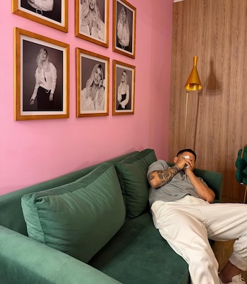 Migueles acompañando a Wanda en