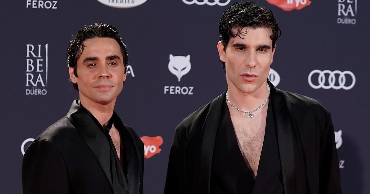 Javier Calvo se reencuentra con Javier Ambrossi en Grecia tras su ruptura y publica una imagen: “La trama se complica”