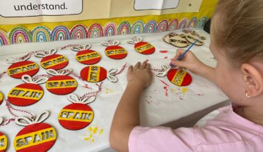 La propuesta educativa ‘Árbol de Navidad Europeo’ llega a ocho colegios de primaria de la provincia de Huelva