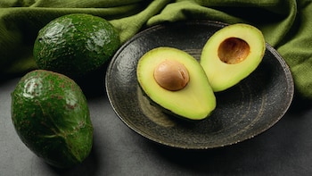 La palta contiene fibra, proteínas,