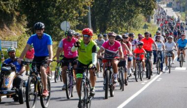 Cerca de medio millar de personas formarán el pelotón que tomará la salida en el Día da Bicicleta - La Voz de Galicia