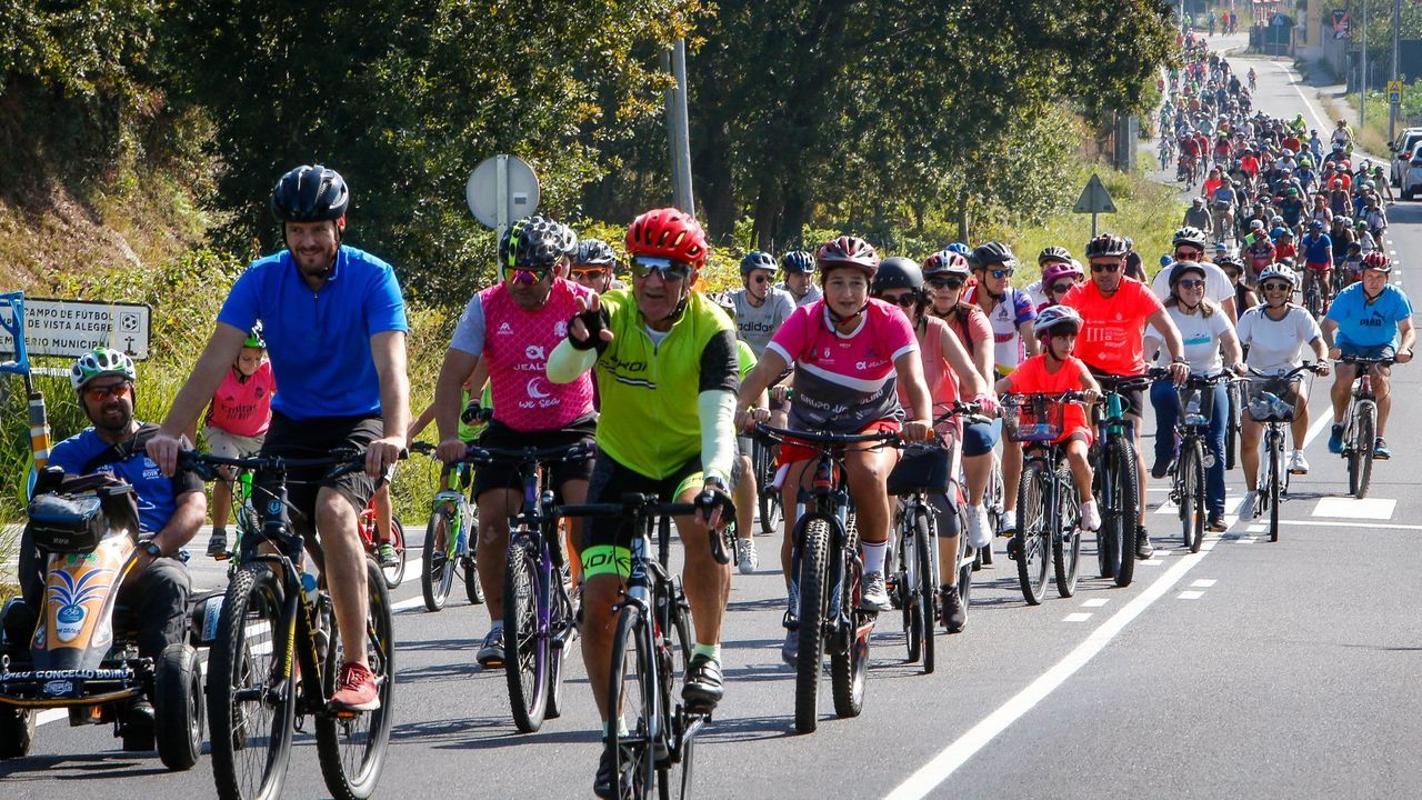 Cerca de medio millar de personas formarán el pelotón que tomará la salida en el Día da Bicicleta - La Voz de Galicia