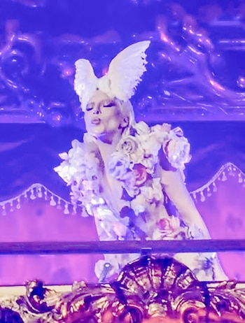 Lady Gaga impresiona al público