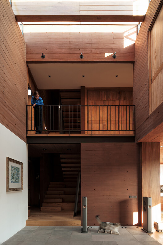Casa de una Escritora / em-estudio - Fotografía interior, Madera