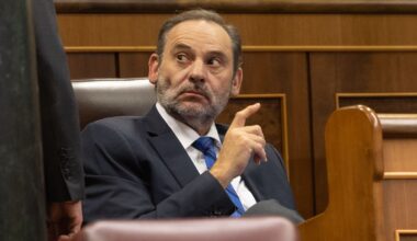 Ábalos, primer diputado en activo que ingresa en prisión en la historia de la democracia | Política