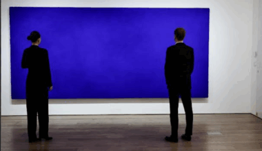 Un retazo del “Azul infinito” de Klein subastado en 18,4 millones de euros