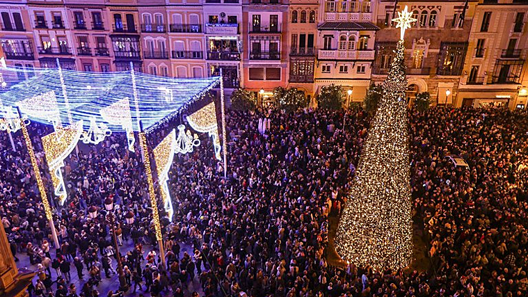 Luces de Navidad en Sevilla: a qué hora se encienden, dónde están las calles iluminadas y árboles