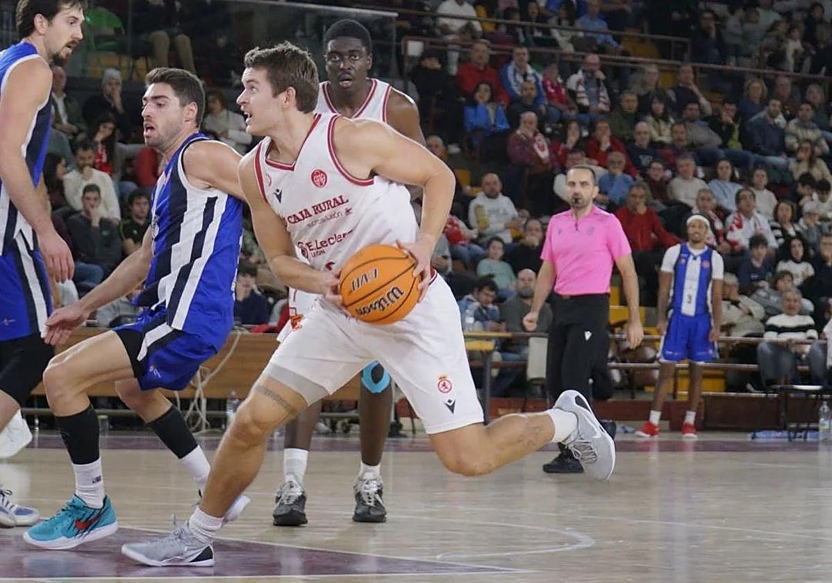 El CB Ponferrada denuncia «apariencia de conflicto de intereses» en un árbitro del derbi