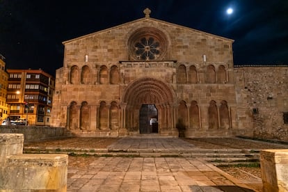 La fachada de la iglesia de Santo Domingo en Soria