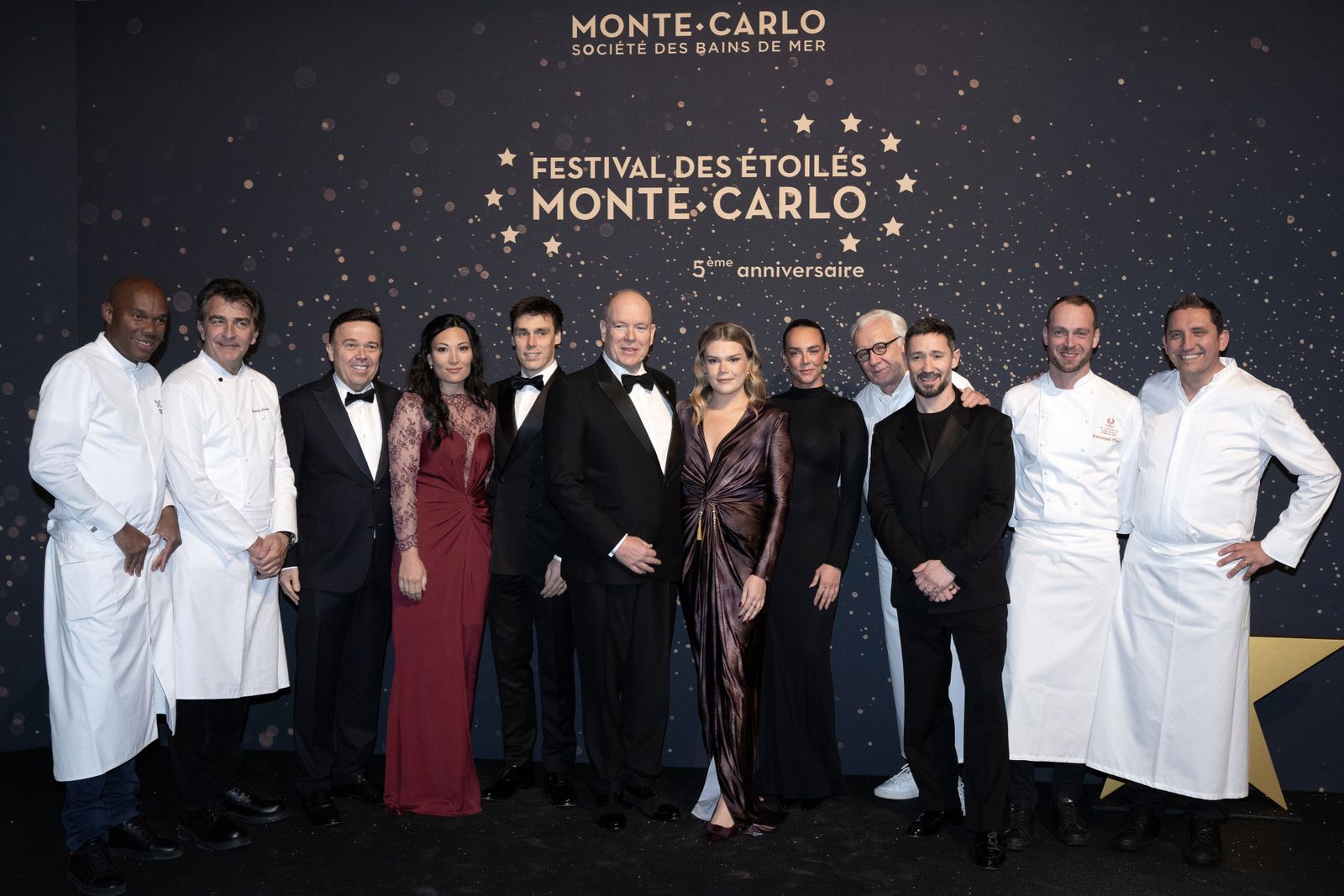 Alberto II con sus sobrinos en la cena final del Festival des Étoils de Montecarlos