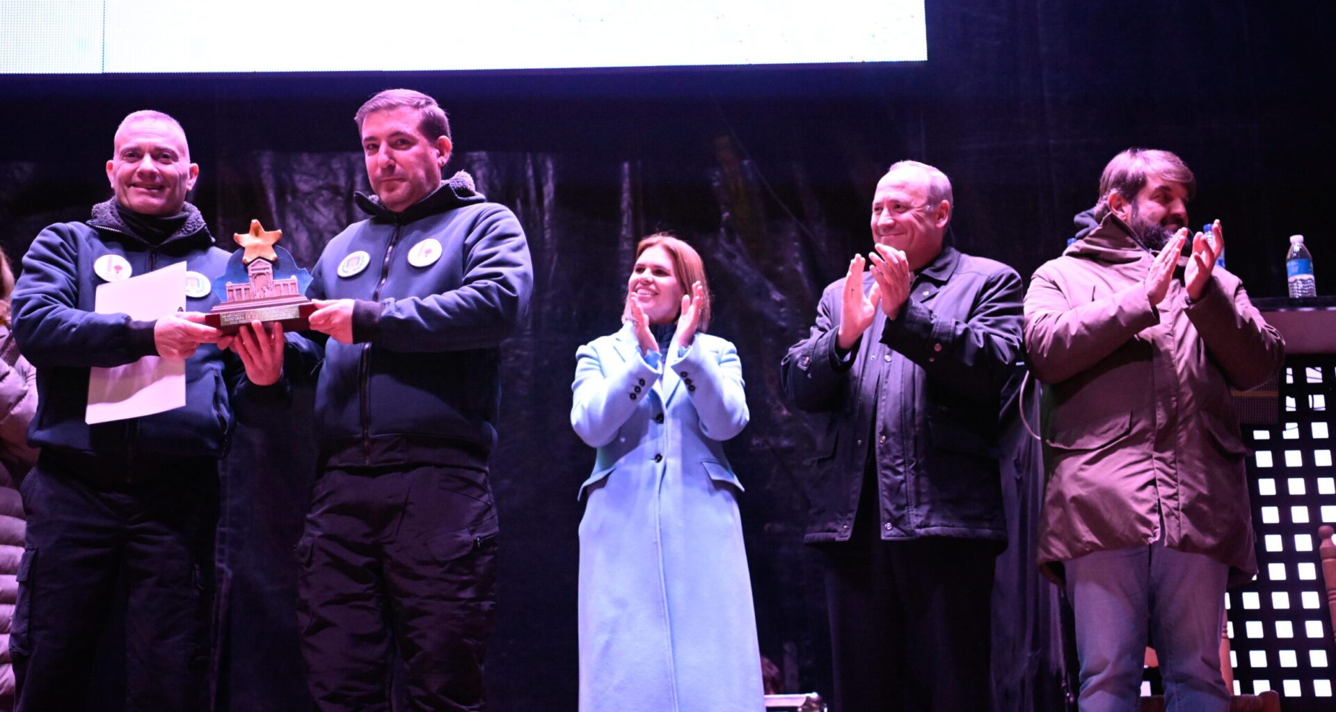 La alcaldesa invita a vivir la Navidad “alegre, familiar y entrañable” de Alcalá tras el pregón ofrecido por la Comparsa de Gigantes y Cabezudos