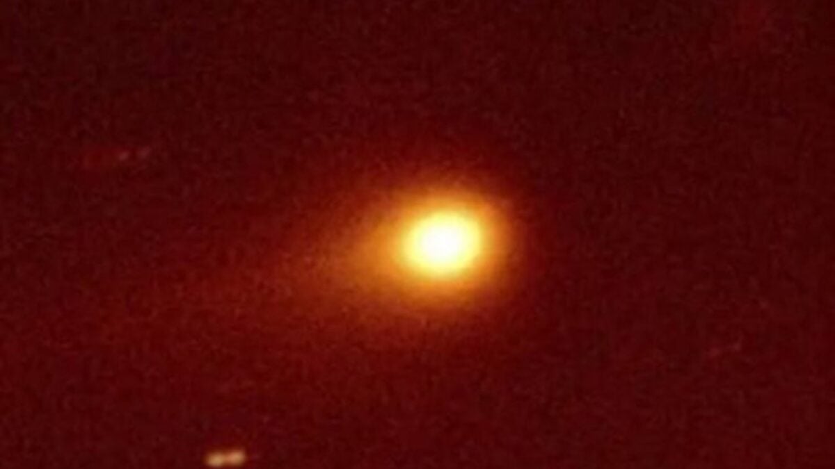 El tercer visitante interestelar vuelve a escapar. 3I/ATLAS rompe la gravedad del Sol, viaja a 57 km/s y sigue una órbita hiperbólica que lo alejará para siempre