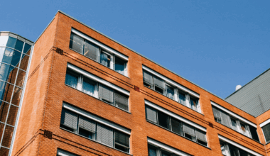 El Ejecutivo adjudica provisionalmente la redacción de los proyectos para la rehabilitación energética y de accesibilidad de 17 grupos de viviendas protegidas