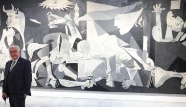 El presidente de Alemania frente al ‘Guernica’ de Picasso: “Es un recordatorio para defender la paz y la libertad”