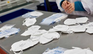 Azcón anuncia mascarillas obligatorias en los centros sanitarios de Aragón por la gripe