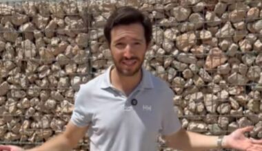 Máximo Caballero, arquitecto: “Las cosas sencillas son las que hacen bonita una vivienda. Piedra, madera y mortero blanco, no hace falta más”