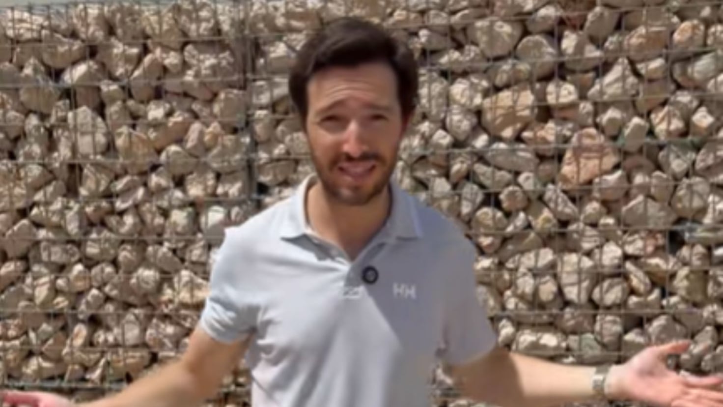 Máximo Caballero, arquitecto: “Las cosas sencillas son las que hacen bonita una vivienda. Piedra, madera y mortero blanco, no hace falta más”