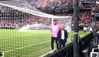 El bonito gesto de Manu Fajardo en Mestalla con un aficionado antes del Valencia