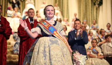 Burriana ha exaltado a la Reina Fallera Infantil de 2026, Ana Olivas