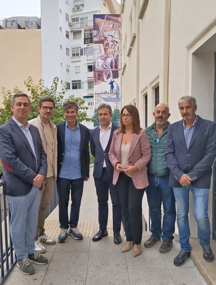 Jaén rinde homenaje al artista Francisco Baños con un nuevo mural de José Ríos junto al colegio de Las Carmelitas