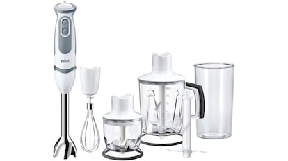 Vista de la batidora de mano Braun y todos los accesorios que incluye.